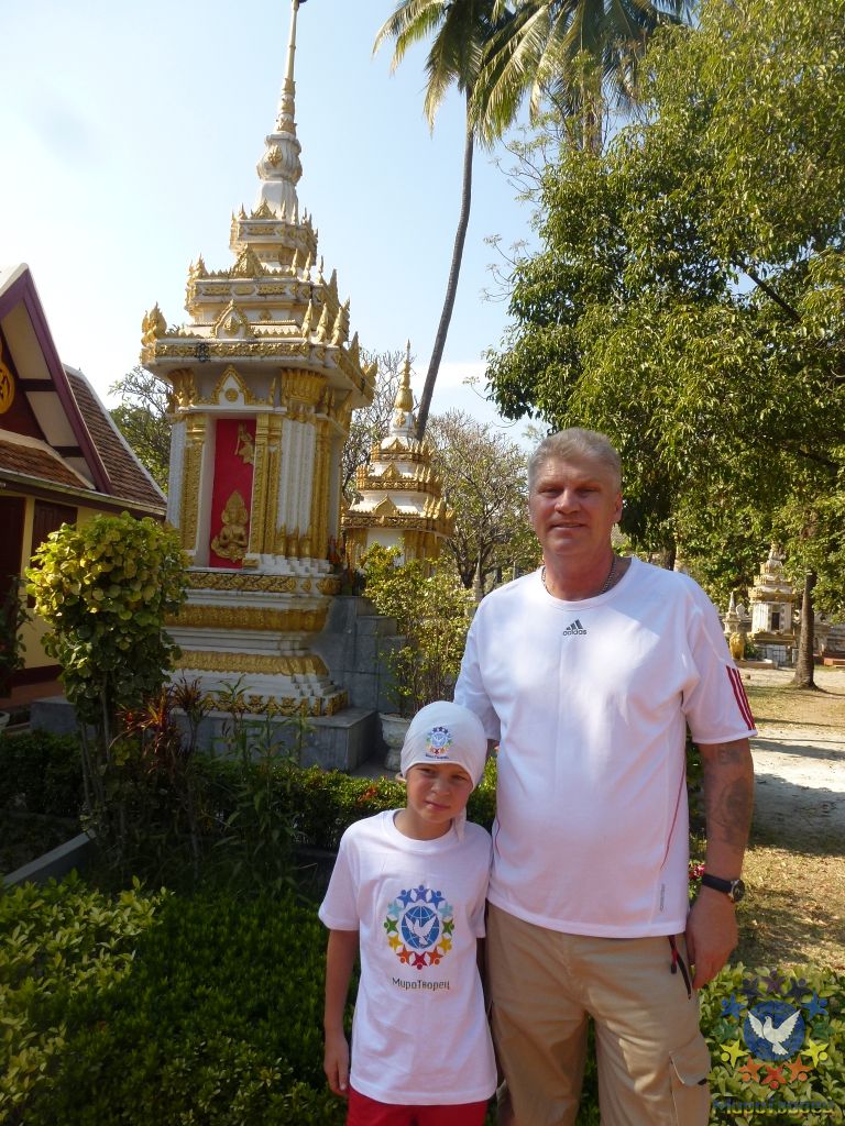 Добрались до храма WAT SISAKET. - Лаос, январь 2012