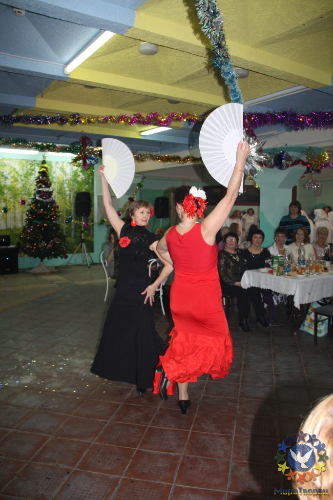 Зажигательное фламенко с веерами - Новогодний вечер МироТворцев 25.12.2012