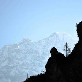 Как в медитации монах,скала в спокойствии застыла... - «Everest Base Camp»