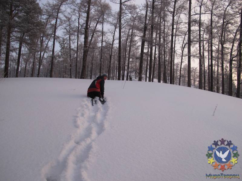 местами пришлось ползти, что бы не проваливаться в снег по пояс - Весеннее Солнцестояние Азов - Сугомак.