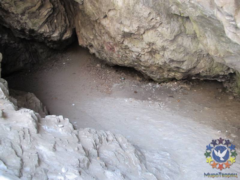 Вход в Сугомакскую пещеру - Весеннее Солнцестояние Азов - Сугомак.