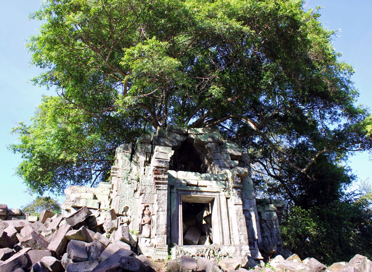 Новые храмы по пути... - Путешествие группы МироТворцев по Камбодже, декабрь 2012г.