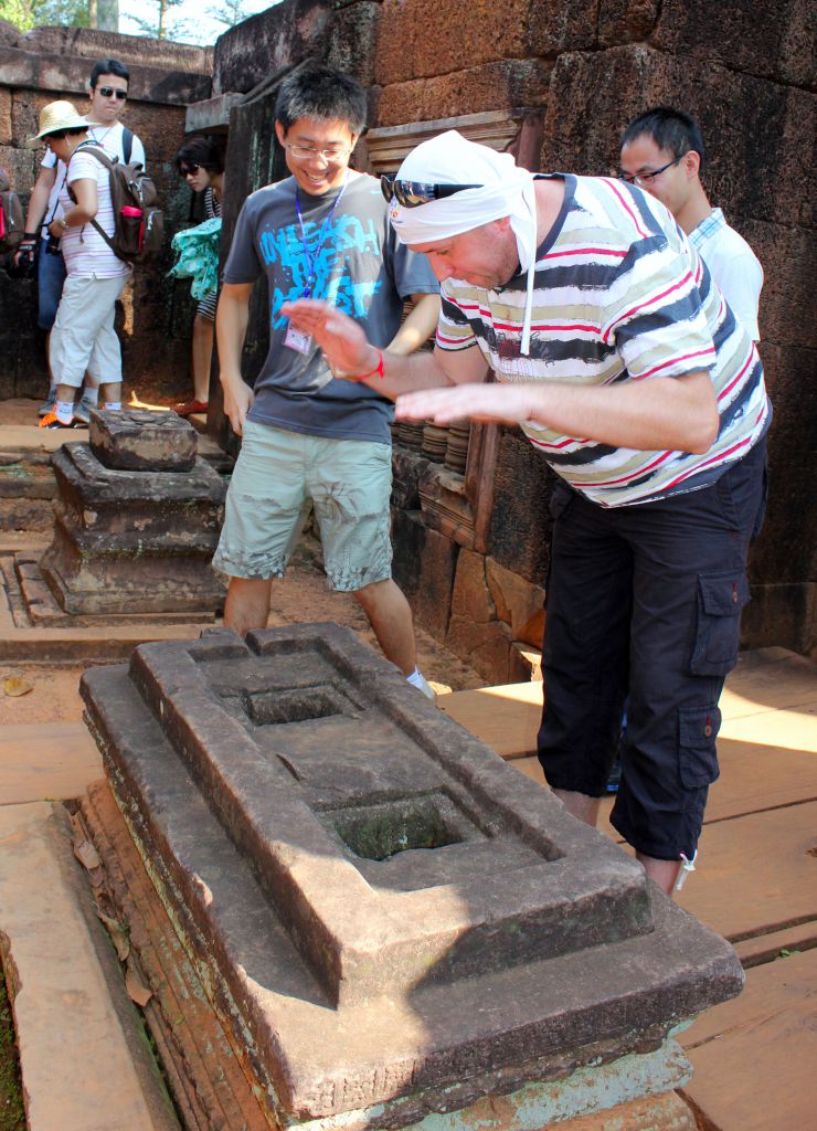 Инь и Ян - активизация алтаря - Путешествие группы МироТворцев по Камбодже, декабрь 2012г.