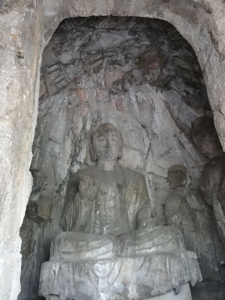 Буддийские статуи скрыты в нишах. - Китай. Май-июнь 2013. Часть2. Лоянь.