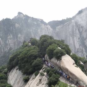 В районе гор Хуаншань, насчитывается 77 пиков выше 1 000 м над уровнем моря. - Китай. Май-июнь 2013. Часть 4. Горы Хуаншань.