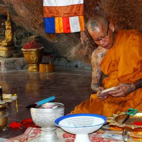Монах. - Камбоджа. Лаос. Февраль 2014. Часть 4.