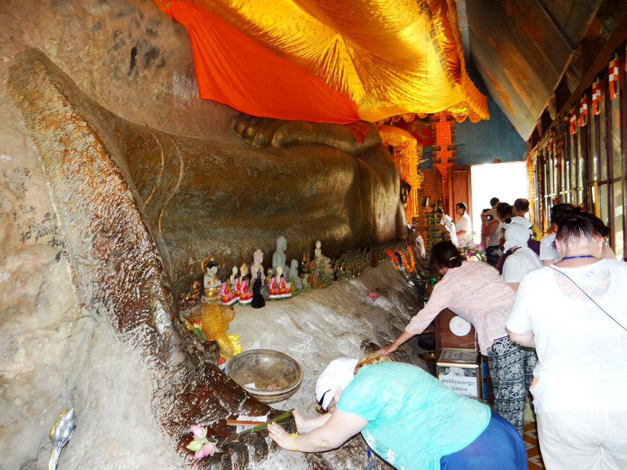 Лежащий Будда в храме Ват Прэах Анг Тхом. - Камбоджа. Лаос. Февраль 2014. Часть 4.
