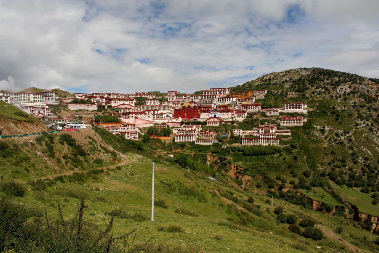 Храм ганден, Тибет, вблизи Лхасы. Выстота 4500м. - Тибет 2014