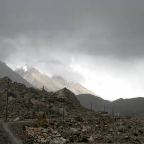 Эверест весь закрыт облаками - Тибет 2014