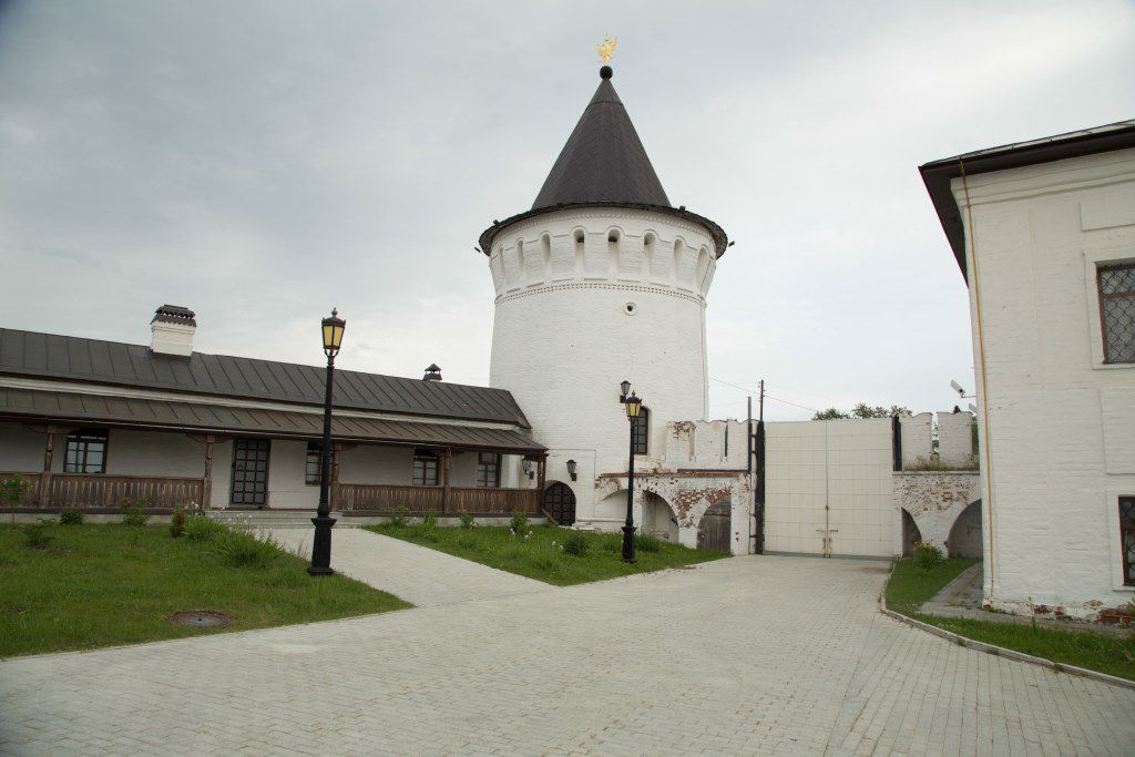 Единственная уцелевшая сторожевая башня Тобольского Кремля. - Поездка группы «Вестники» в Тобольск 12.06.2015