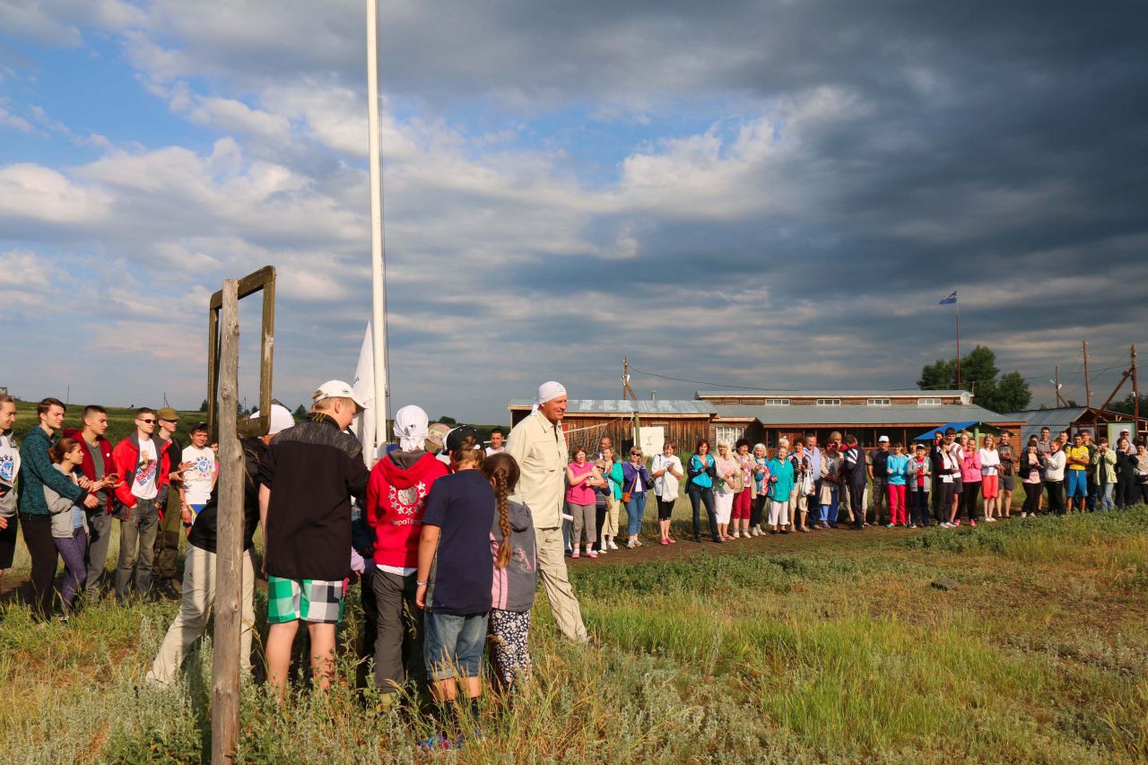 Поднятие флага - Фоторепортаж поездки МироТворцев в Аркаим 25-27 июня 2015