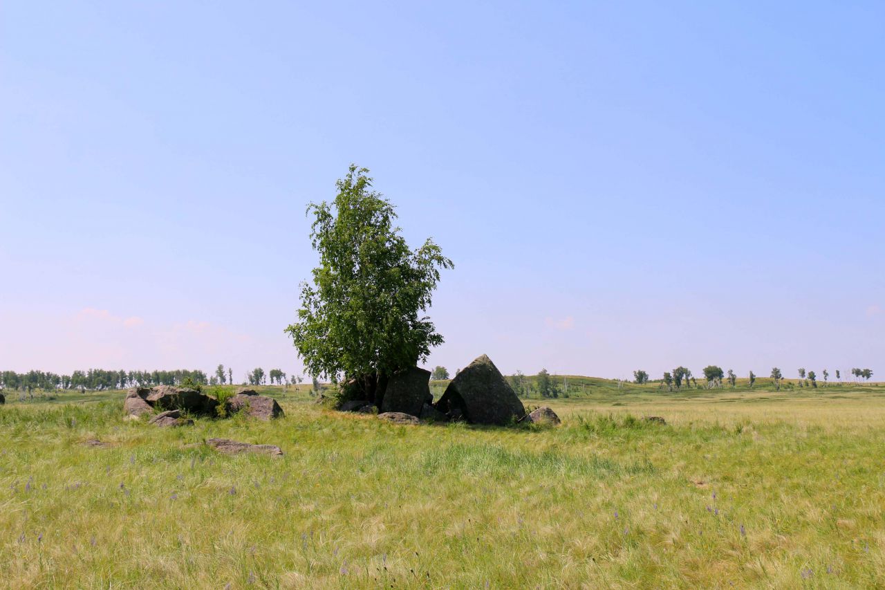 Долина камней <br> - камень - правильная пирамида - Фоторепортаж поездки МироТворцев в Аркаим 25-27 июня 2015