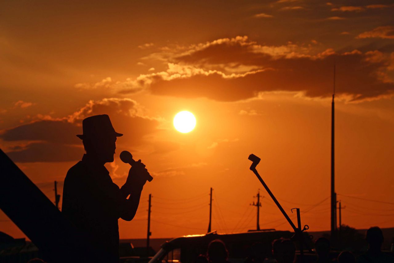 Закат во время концерта тоже был потрясающим - Фоторепортаж поездки МироТворцев в Аркаим 25-27 июня 2015