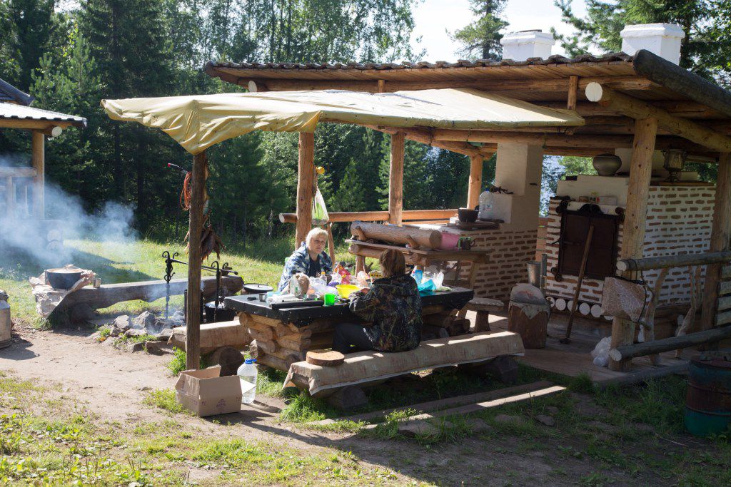  А это главное место-кухня) - Поездка группы «Вестники» на таежную базу ( Ивдель, Вижай, Ушма) 17.07.2015