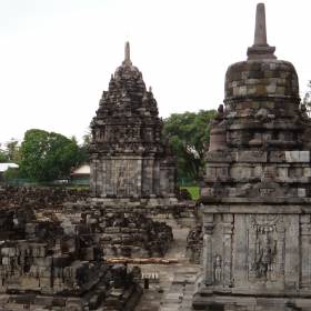 До нашего времени храмовый комплекс Чанди Севу дошёл в разрушенном состоянии, и сейчас проводятся работы по его восстановлению - Малайзия, Индонезия. Часть 2. Остров Ява. Джекьякарта. День первый.