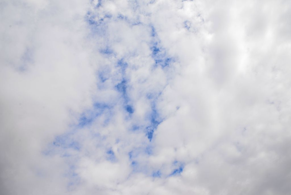 Небо очищалось от облаков, и начинала проглядывать синева. - Поездка группы Вестники на Уштогайский квадрат 19.09.2015