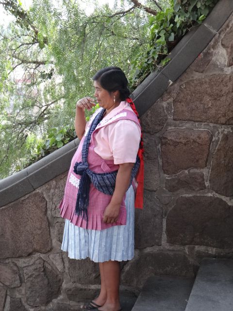 В парке рядом с храмом Богородицы - Мексика 2016. Теотиуакан, Мария Гваделупа.