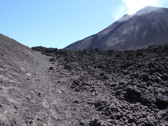 Лава - Гватемала 2016. г.Антигуа. Вулкан Пакайя.