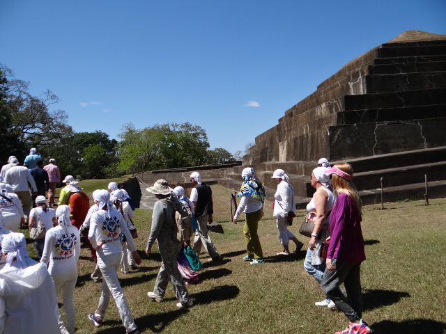 Нашли очень много энергетических точек комплекса, «увидели»  в медитации его связь с другими центрами культуры Майя и пирамидами Земли. - Сальвадор 2016.