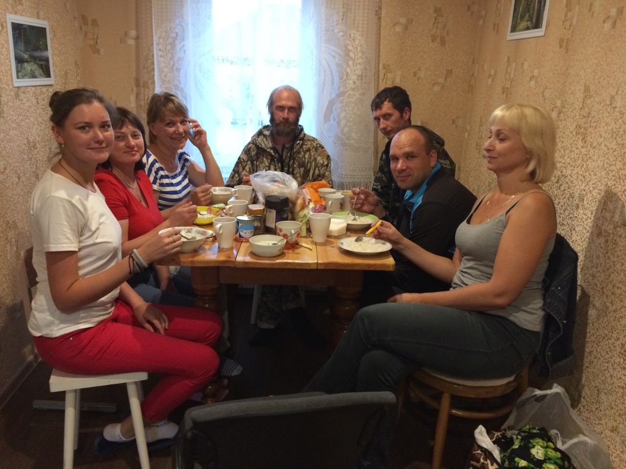 Неизменный завтрак в гостевом домике в Калье - Поездка группы «Вестники» на г. Казанский камень и г. Волчиху 12-13 августа  2016 года