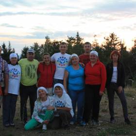 Семейное фото восточной команды - Поездка группы «Вестники» на г. Белую, Белогорье и Гляденоскую гору 20 августа  2016 года
