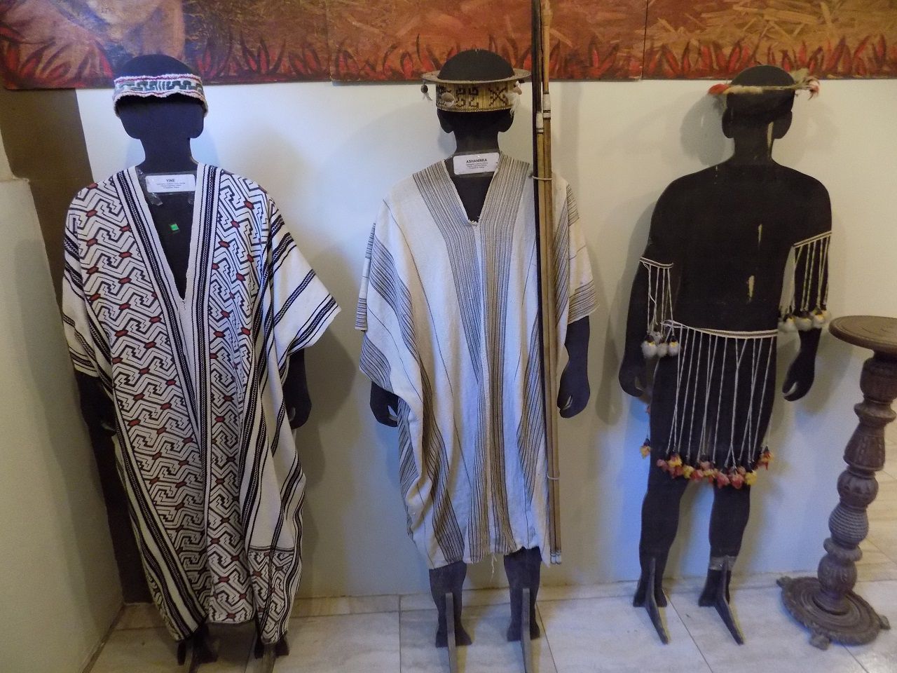 представлена одежда разных племен - Айяуаска.