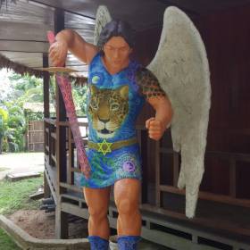 У архангела новое одеяние в стиле узоров айяуаски - Айяуаска.
