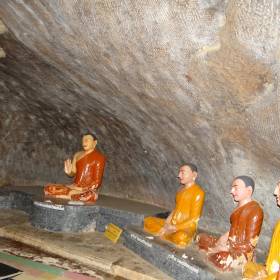 Внутри храма - Шри-Ланка 2017. Часть 2.