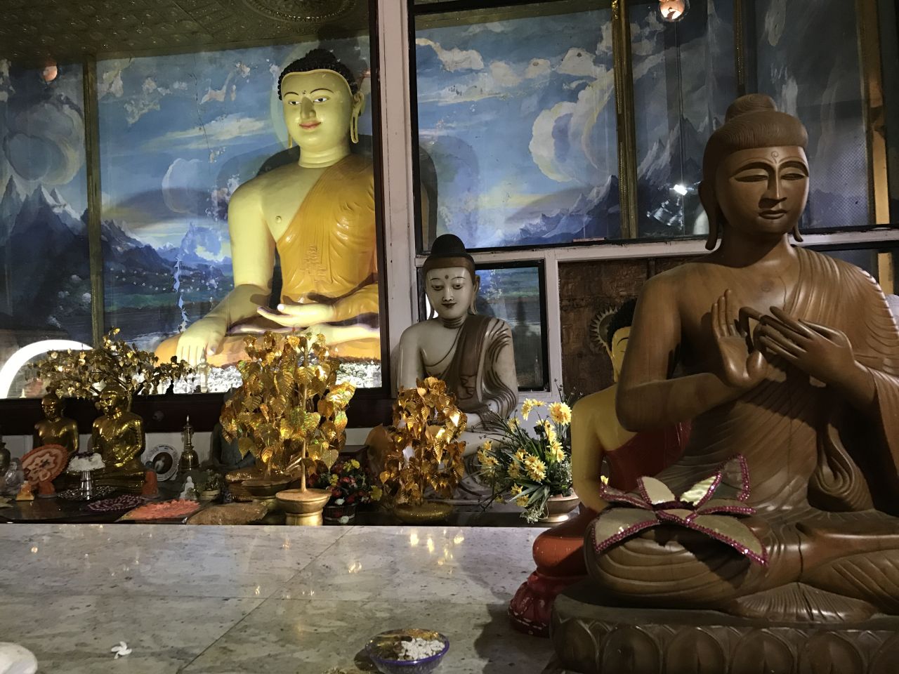 внутри храма под веткой Бодхи - Шри-Ланка 2017. Часть 2.