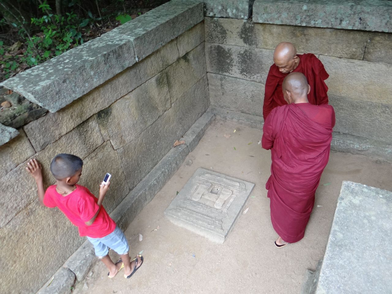 Монахам тоже интересно. - Шри-Ланка 2017. Часть 3.