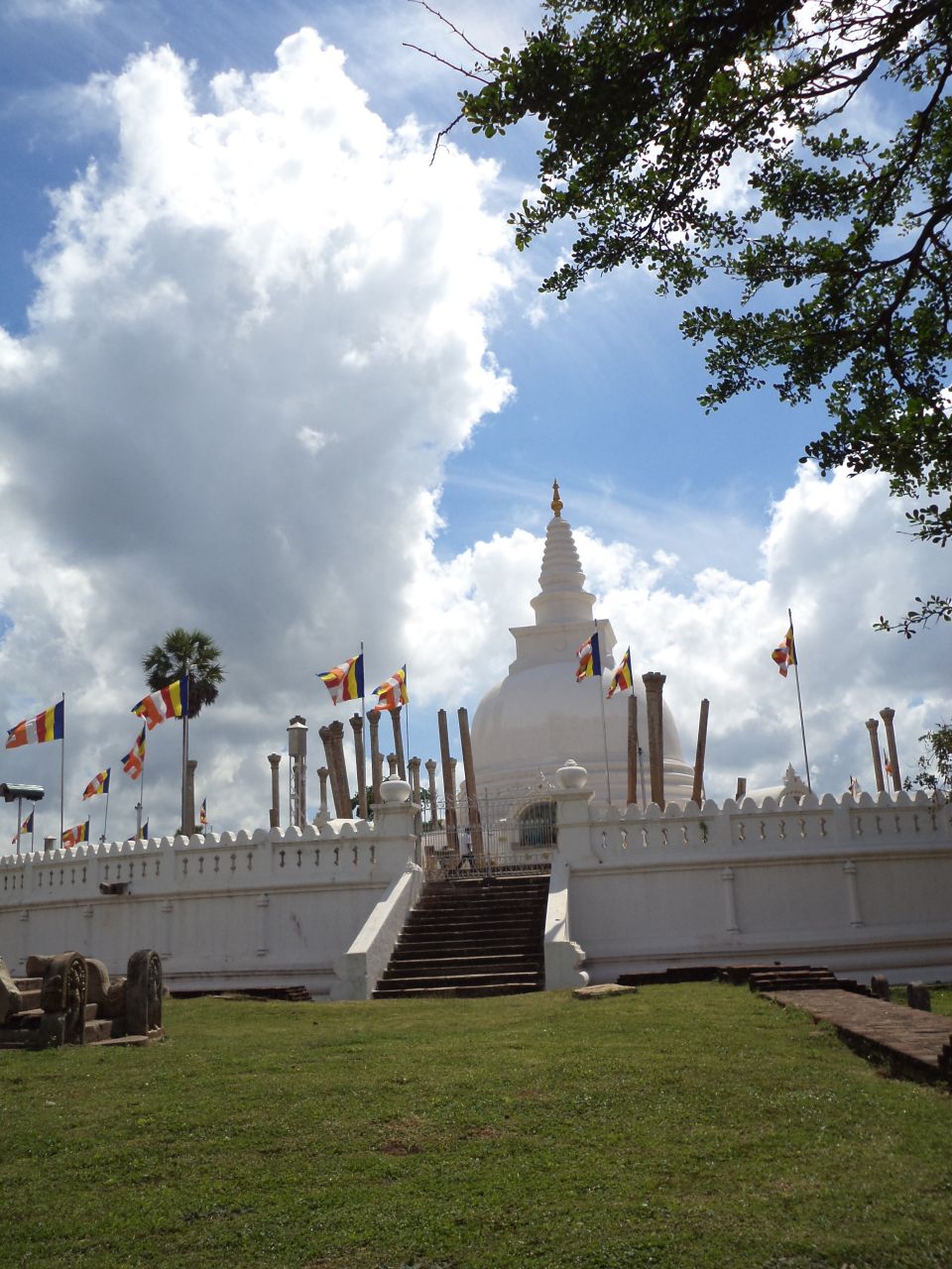 Очень красивая пагода! - Шри-Ланка 2017