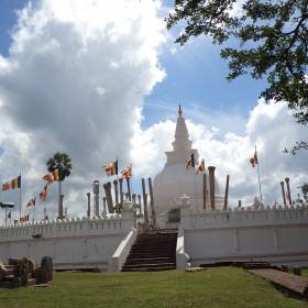 Очень красивая пагода! - Шри-Ланка 2017