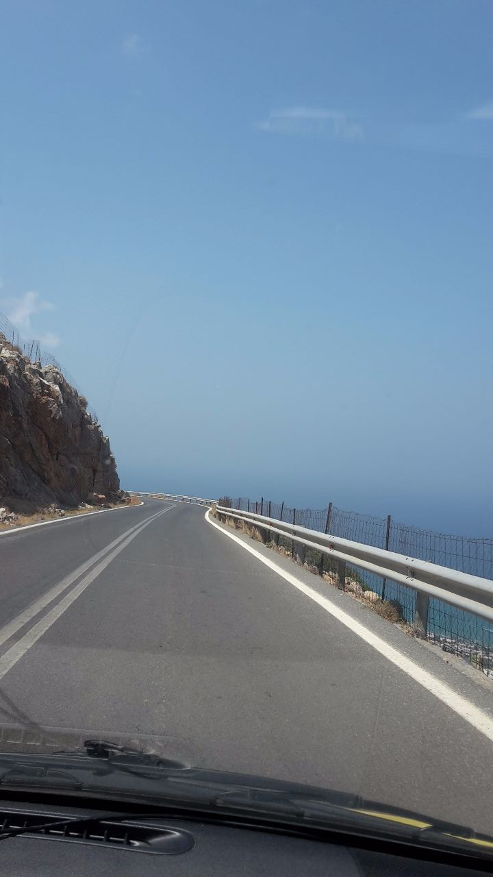 адреналин объёмом в 1024 метра над уровнем моря с правой стороны - Там где родился Зевс. Остров Крит. Греция 2016