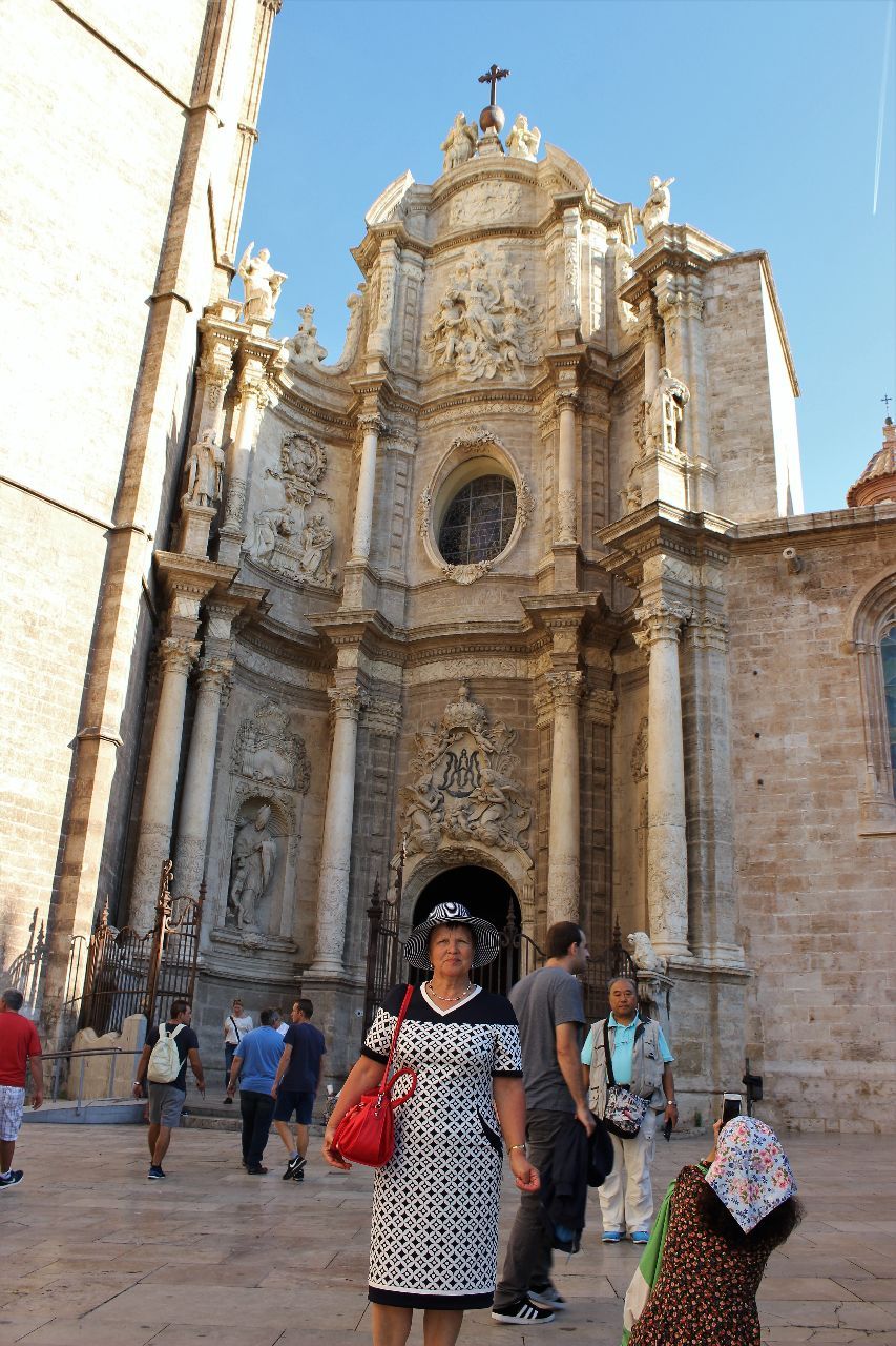 Кафедральный собор Валенсии, главный вход через врата «Лос Йеррос» – “Железные ворота” . - Испания  - с любовью...