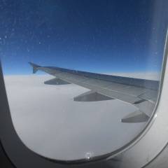 Половину пути в Чехию мы летели по белым облакам, как по морю - ФОТО из поездки по Европе апрель 2018
