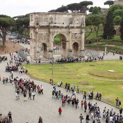 Триумфальная арка Константина - между Колизеем и Палатином на древней Via Triumphalis.  - Вечный город.