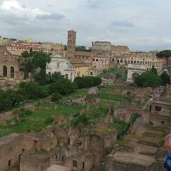  Римский Форум – частичка древней империи, на 70 % состоящая из руин сохранившихся до наших дней.   - Вечный город.