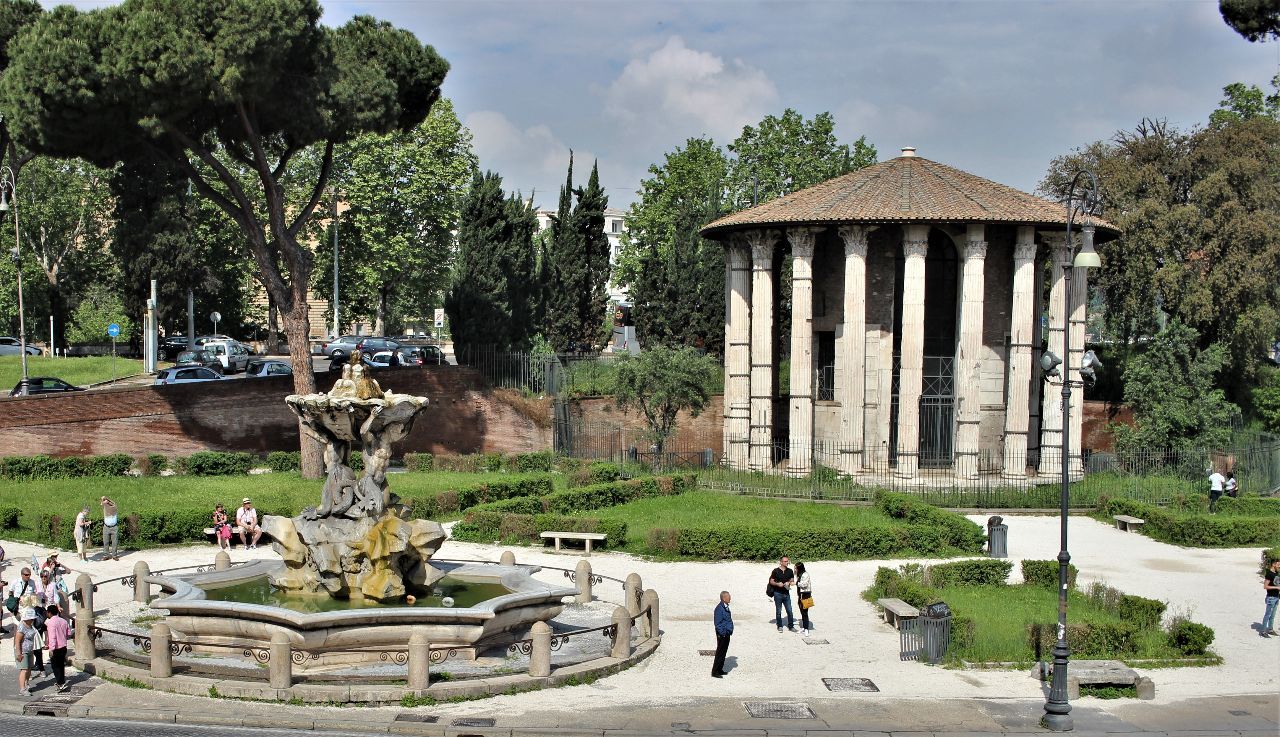Храм Геркулеса Непобедимого - был одним из первых зданий в Риме, возведённых целиком из мрамора. - Вечный город.