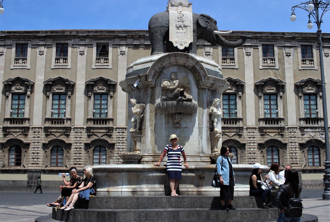 Fontana dell’Elefante - украшает Соборную площадь Катании уже примерно 300 лет. - Кусочек Рая, упавший с небес...