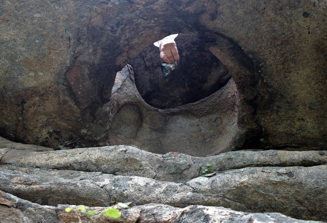  Живописные участки со скальными, необычной формы выходами гранитов позднепалеозойского периода... - Аркаим, гора Разборная.