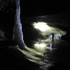 Это  одна из тех ледяных пещер Башкирии, где ледник сохраняется круглый год. - Башкирия. Вспомним лето...