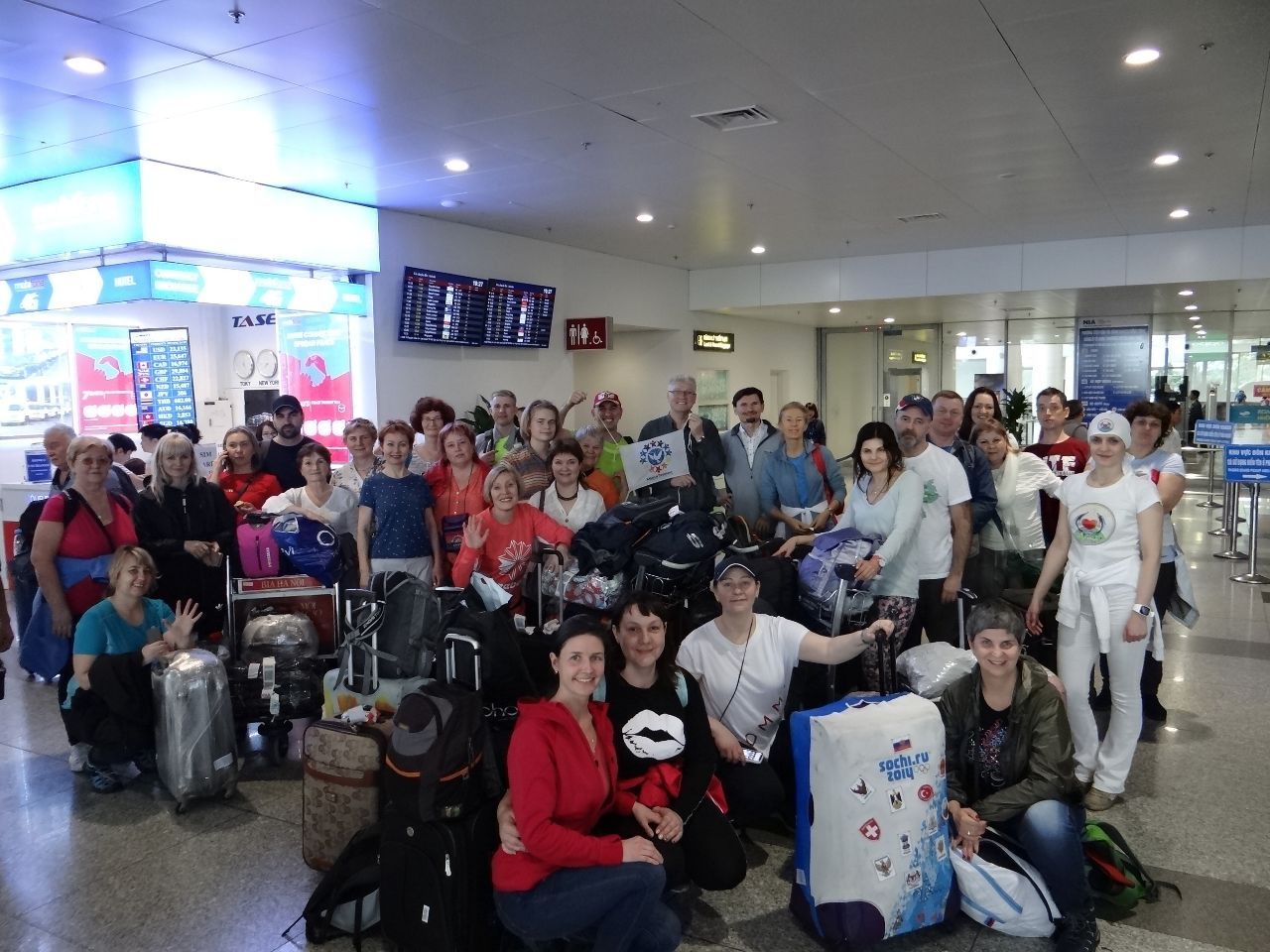 Добро пожаловать во Вьетнам. После двух перелетов мы в аэропорту Ханоя. - Фотоотчет Вьетнам 2019. Часть 1 - день 1