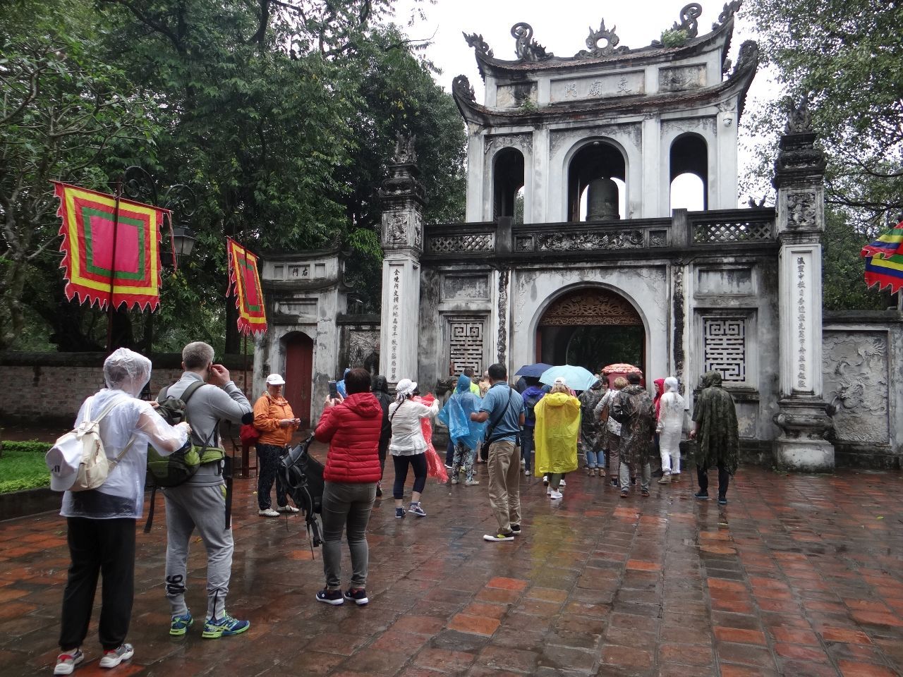 Одна из уникальных достопримечательностей Вьетнама, возведенная в 1070 году и посвященная Конфуцию - Храм литературы.  - Фотоотчет Вьетнам 2019. Часть 1 - день 1