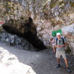 вход в пещеру - Поездка в пещеру Сугомак и горы малый и большой Сугомак 2020.