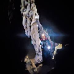 Удивительная пещера, очень свободно дышится и внутри тебя какое-то умиротворённое спокойствие... - Ледяной Сказ.