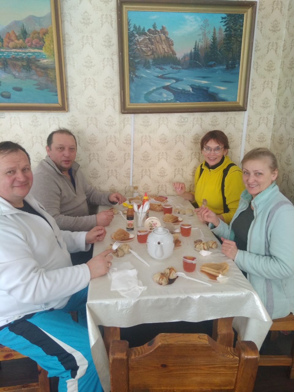 Первое, что мы посетили в Тальцах , был трактир. Изумительно вкусный, сытный  из разнообразных блюд состоящий , обед удался!  - Поездка на зимний Байкал 5-13 февраля 2021 год.